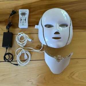 Verosky White LED Facial Mask with Remote